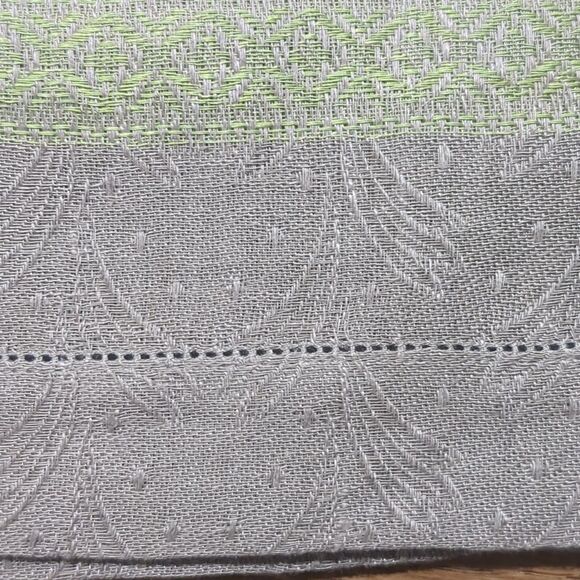 Italian Made Linen Green Tan Damask Table Runner Birds Floral NWT - Picture 10 of 10